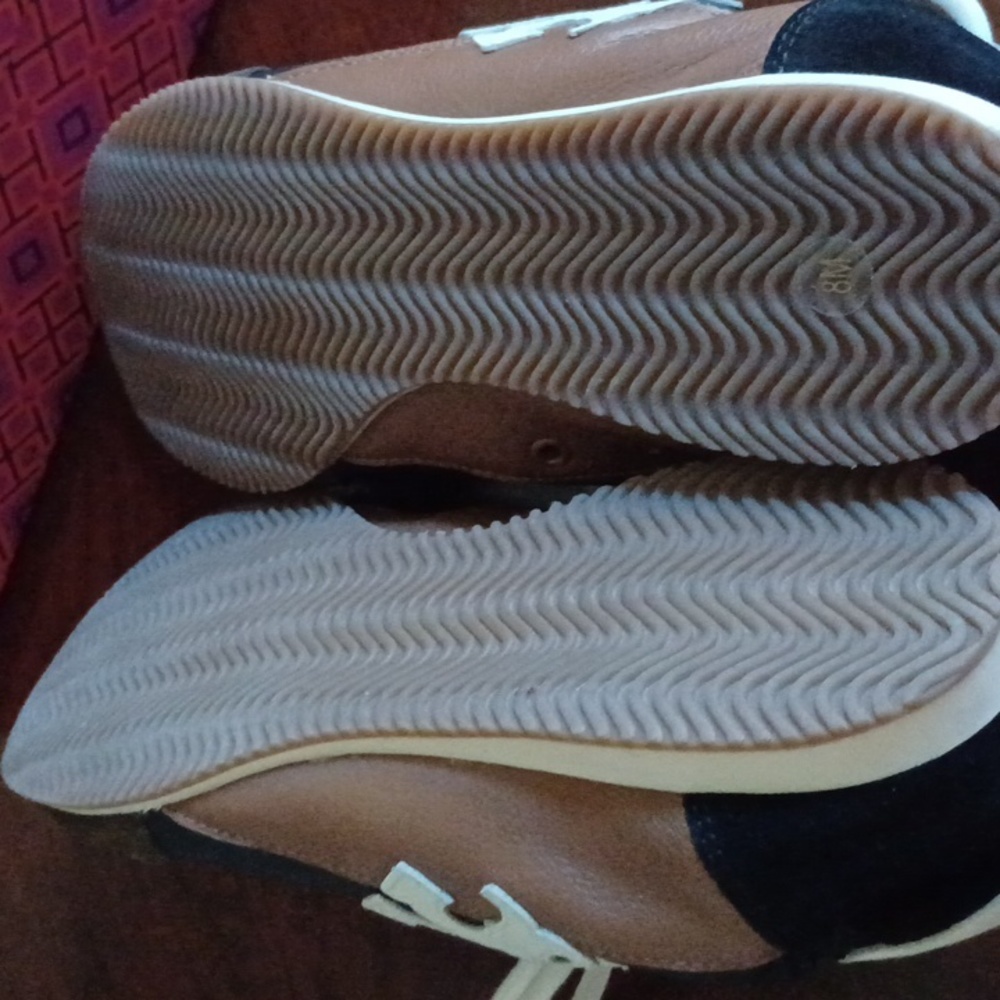 Women's Shoes - Picture 6 of 6